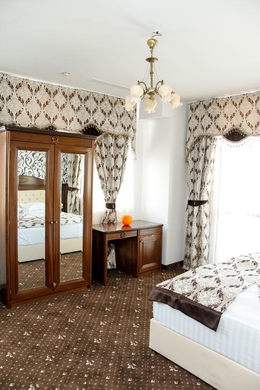 Pik Elegance Hotel Ploiesti Room photo