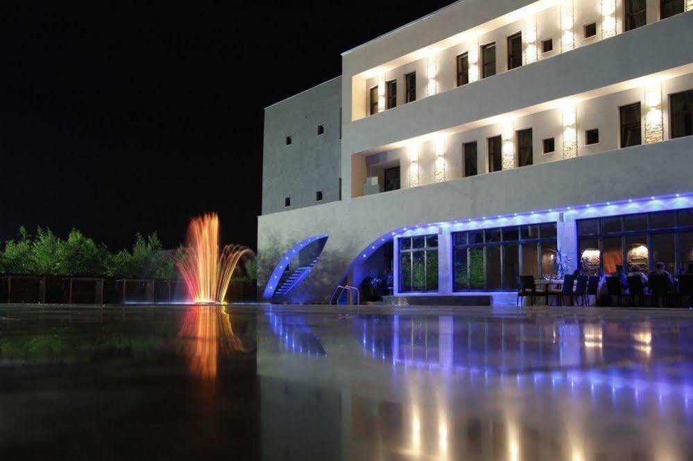 Pik Elegance Hotel Ploiesti Exterior photo