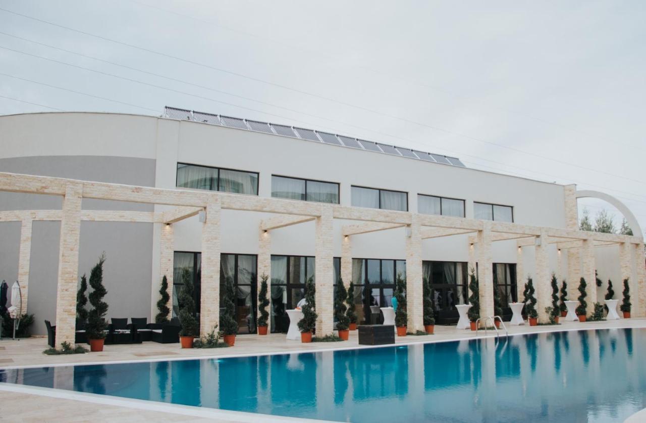 Pik Elegance Hotel Ploiesti Exterior photo